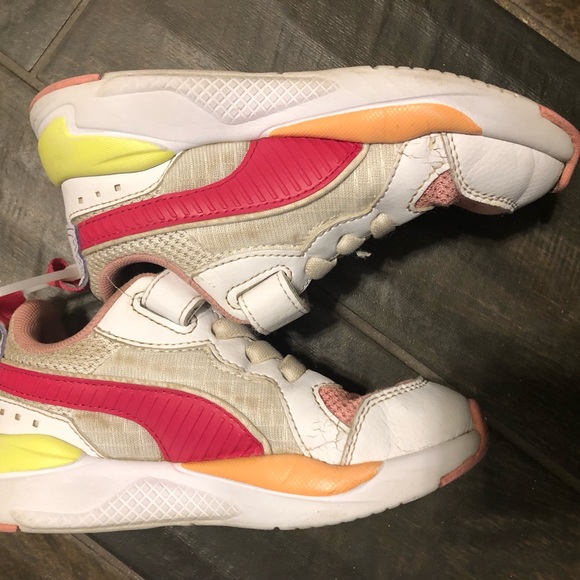 Girls Puma Sneakers - Picture 3 of 4